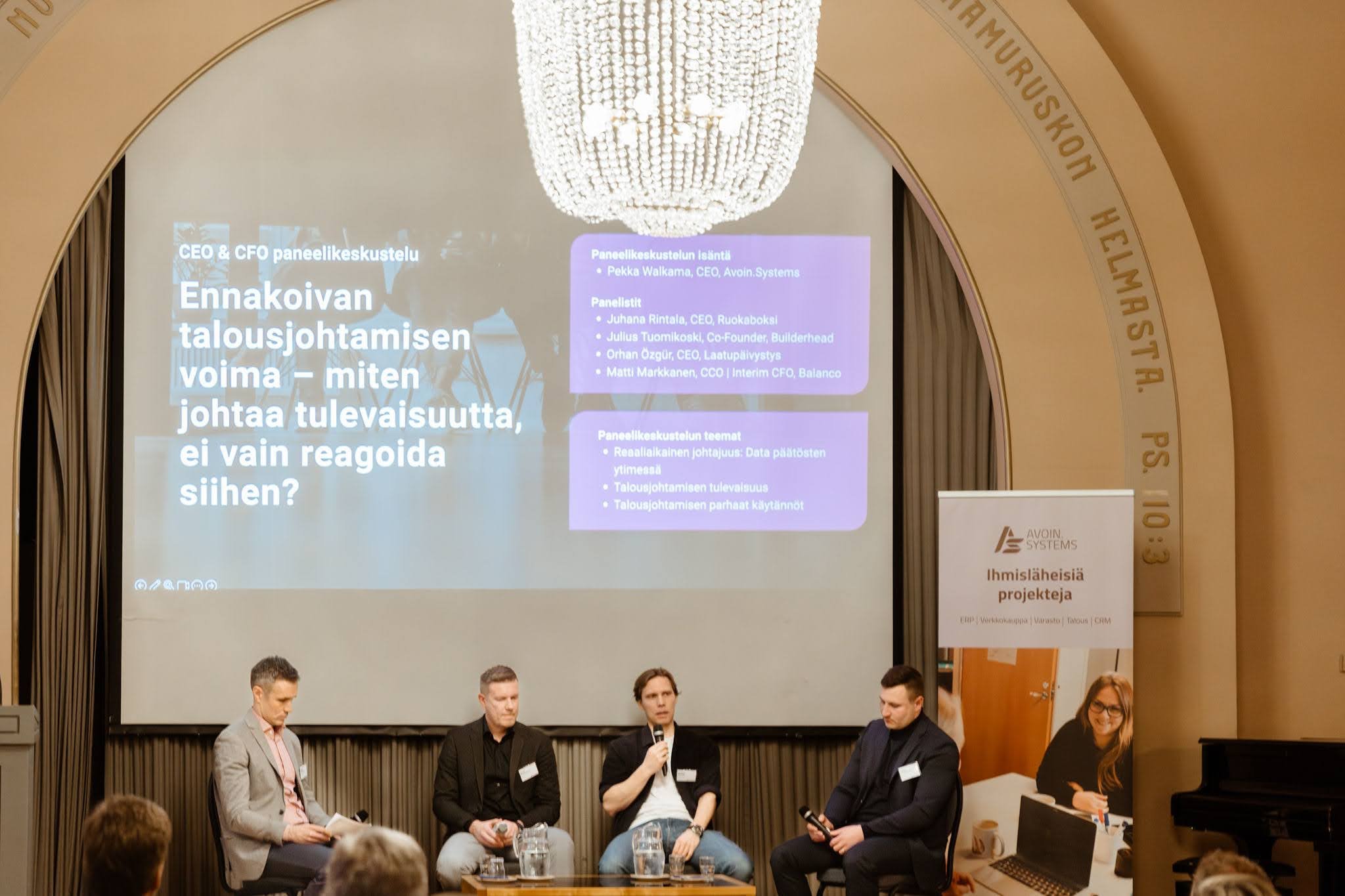 Open Future 2025 -tapahtuma, yleisö ja lavakuva